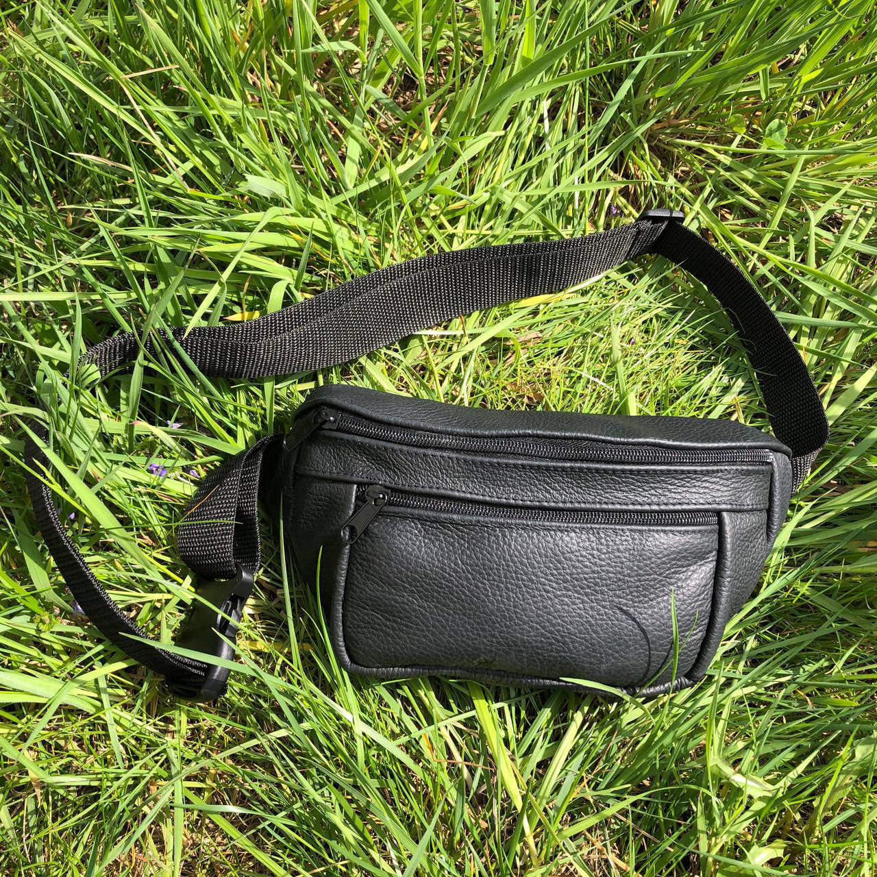 Комплект: кожаная бананка + тактический фонарь