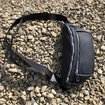 Бананка из натуральной кожи, сумка мужская-женская барсетка черная c серебряным замком