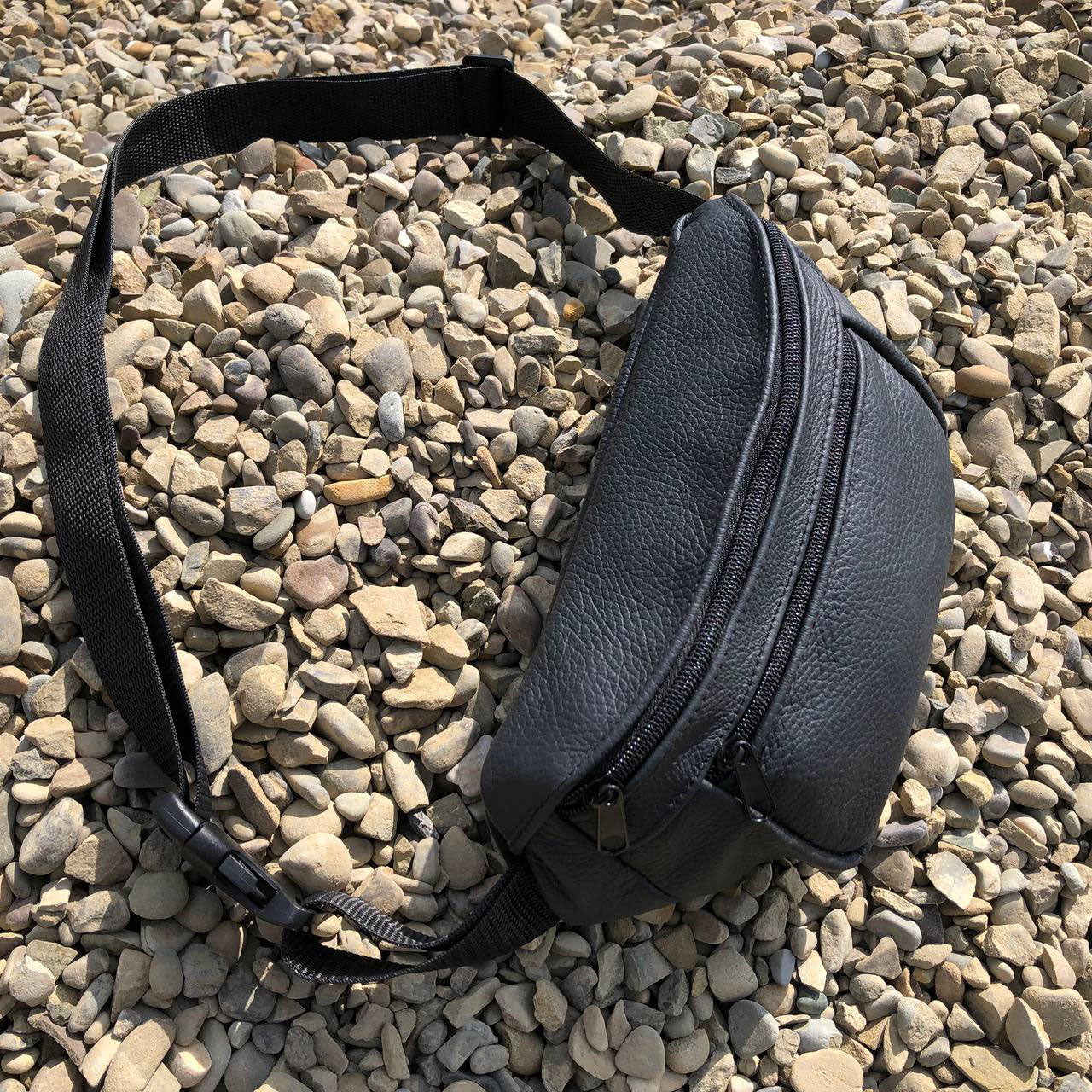 Комплект: кожаная бананка + тактический фонарь