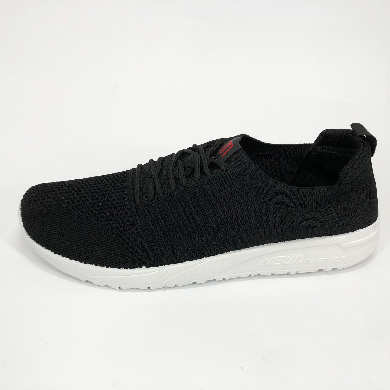 Кроссовки летние. Размер 41. Цвет: черный