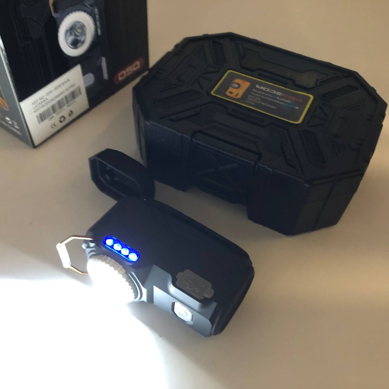 Багатофункціональний армійський ліхтар D50-SMD - індикація заряду, запальничка. Колір: чорний