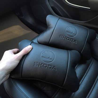 Набор авто подушек Skoda из натуральной кожи + брелок, Автоподушка на подголовник