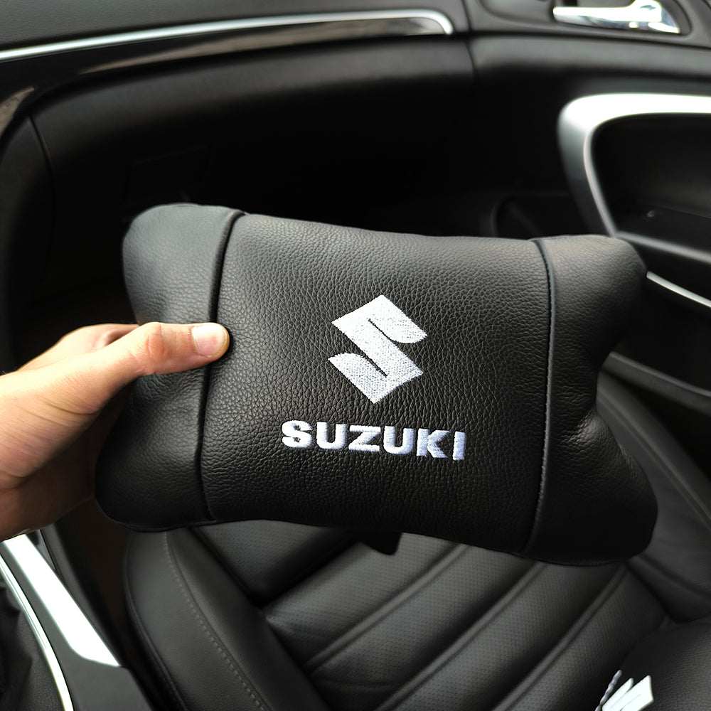 Набор кожаных подушек Suzuki с вышивкой логотипа + брелок в подарок для авто