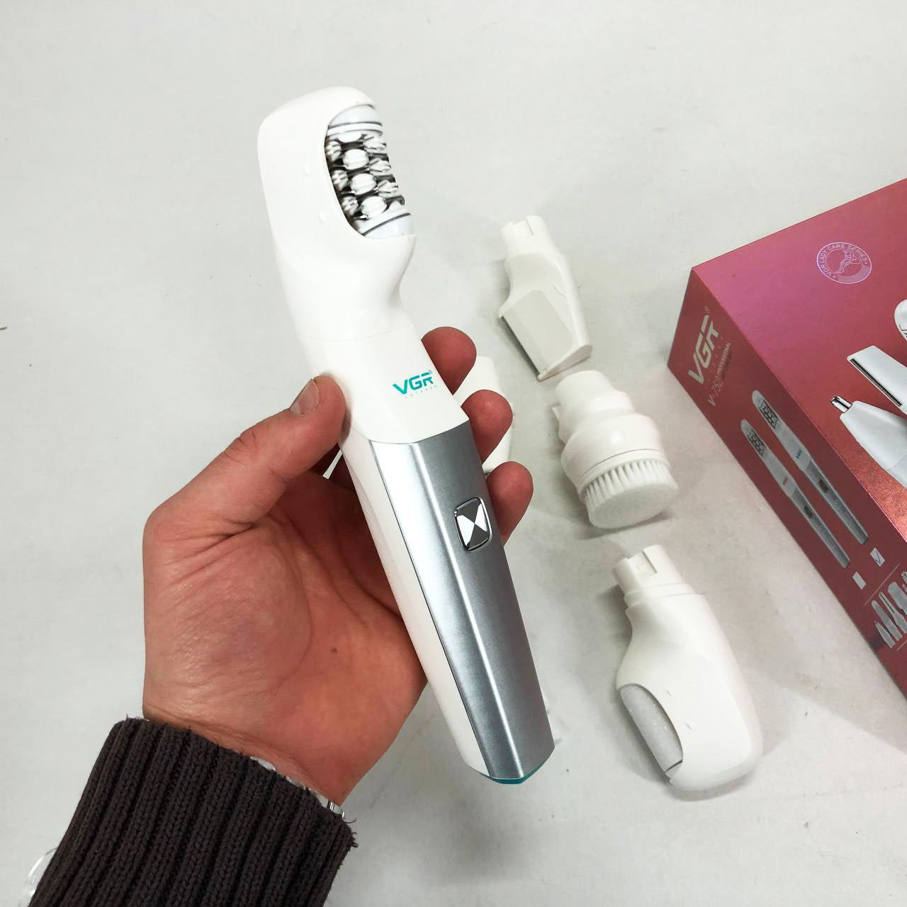 Эпилятор VGR 5 в 1 V-752, 5 насадок. Цвет: зеленый