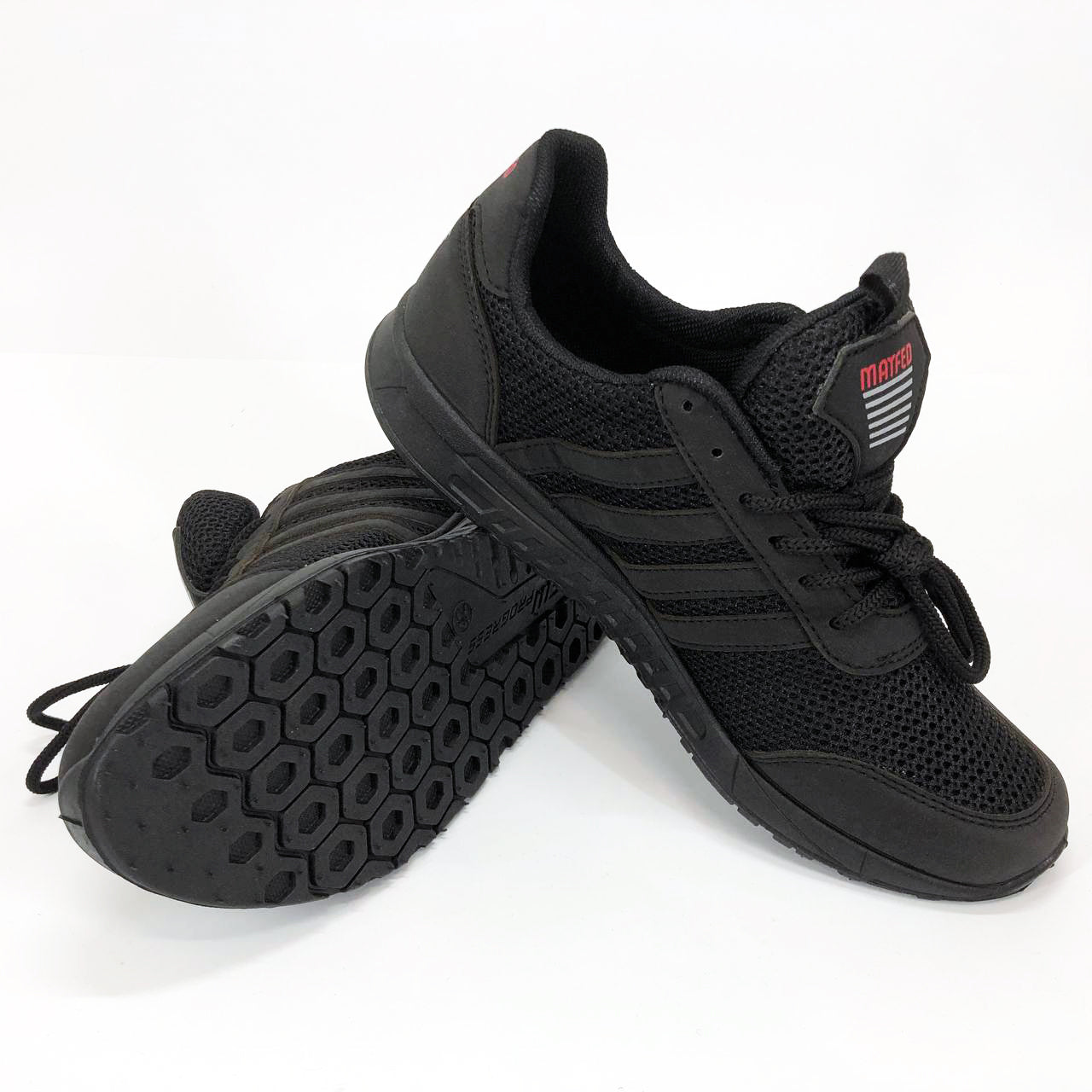 Кроссовки летние. Размер 41. Цвет: черный