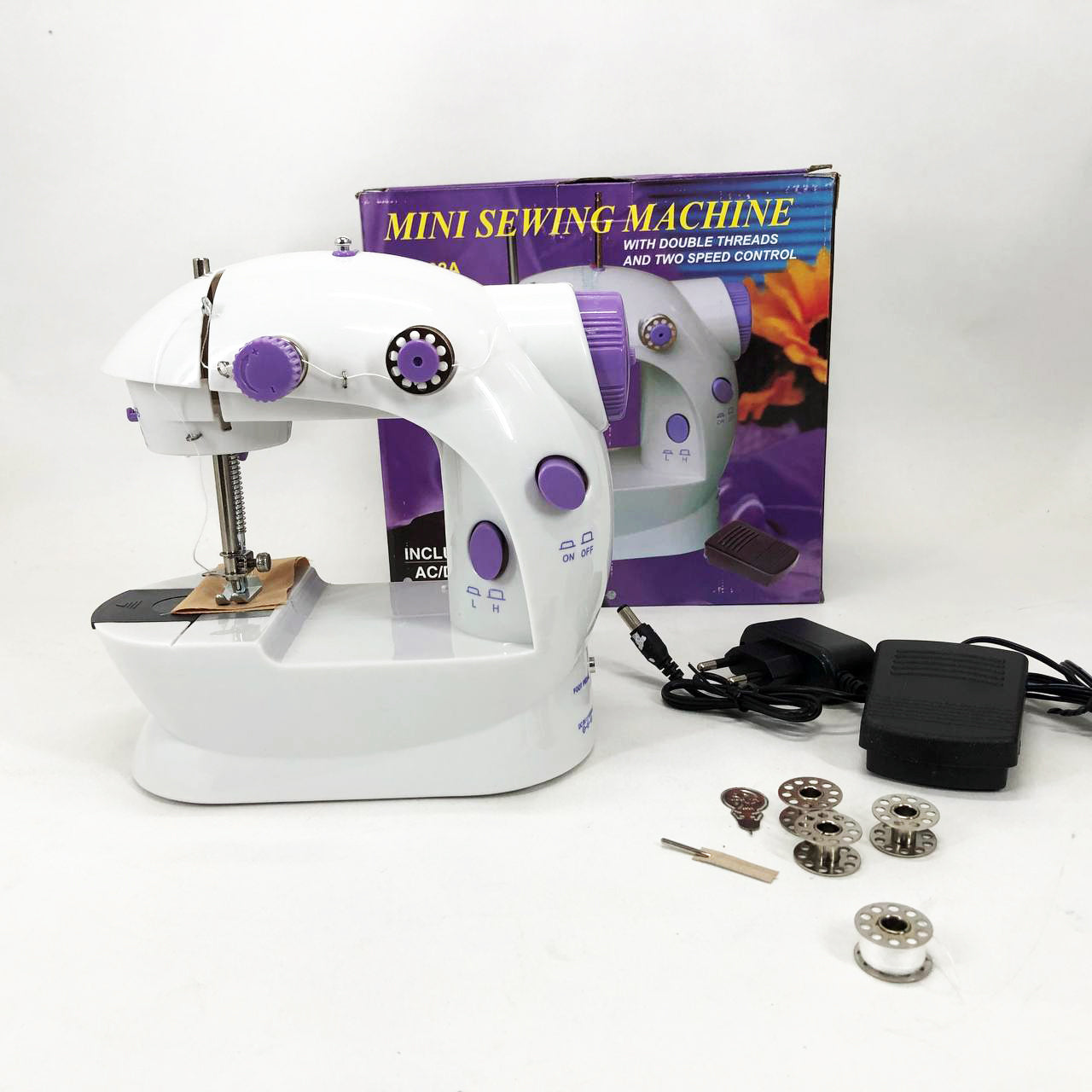 Мини швейная машинка FHSM 202 4 в 1 с педалью и подсветкой + адаптер 220V, Швейная машина для детей