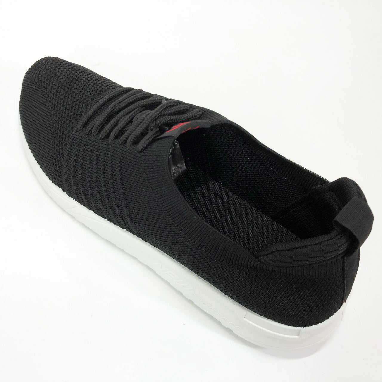 Кроссовки летние. Размер 41. Цвет: черный