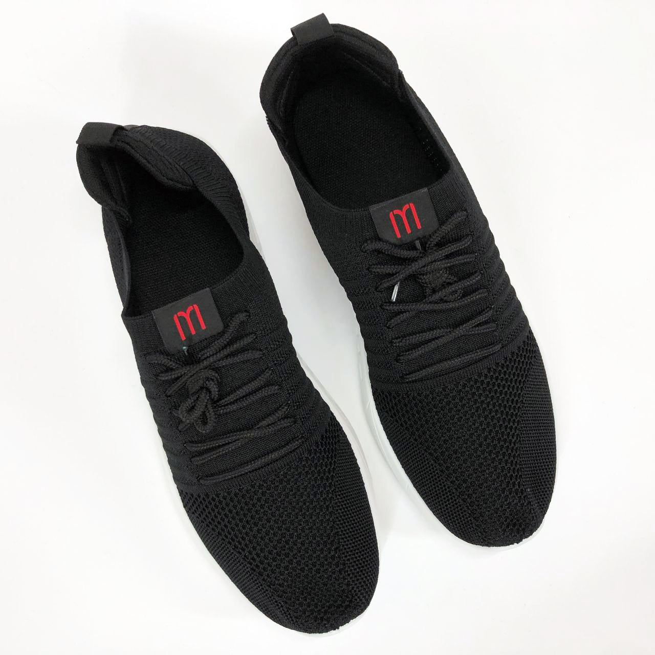 Кроссовки летние. Размер 41. Цвет: черный