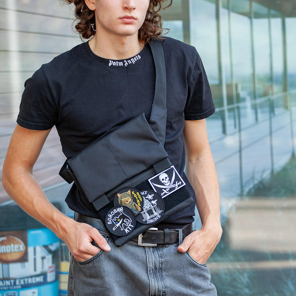 Сумка мессенджер С КОБУРОЙ. Тактическая сумка из ткани, 3 кармана, патч-панель, Cordura