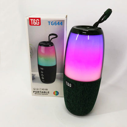 Портативная колонка TG644 5W с RGB подсветкой и ремешком, Беспроводная колонка мощная. Цвет: зеленый