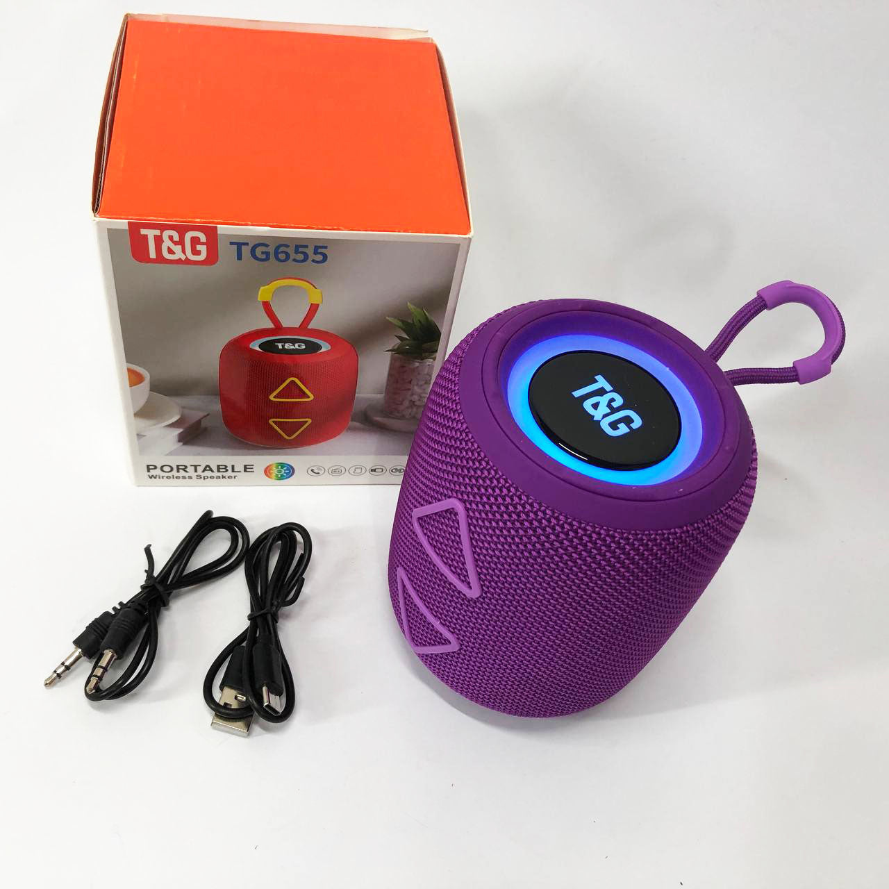Портативная колонка TG655 5W с RGB подсветкой и ремешком, Аккумуляторная для музыки. Цвет: фиолетовый