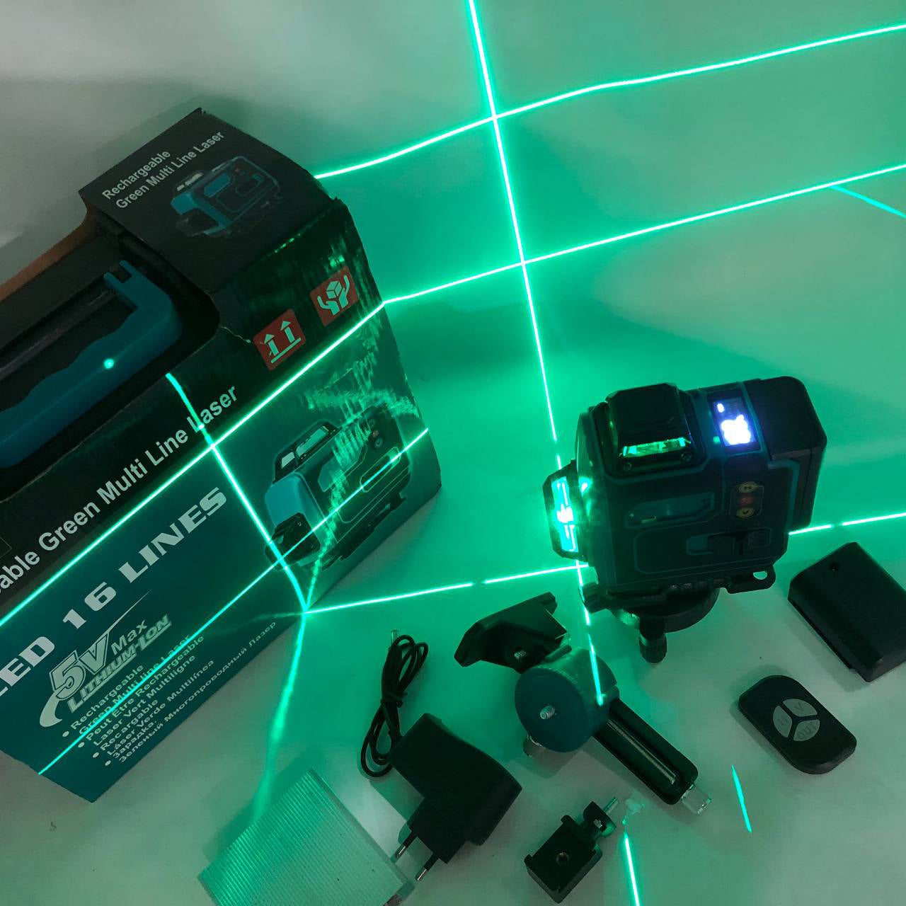 Уровень лазерный линейный нивелир аккумуляторный Laser 4D, 16 линий, рабочее растояние 30м, в чемодане