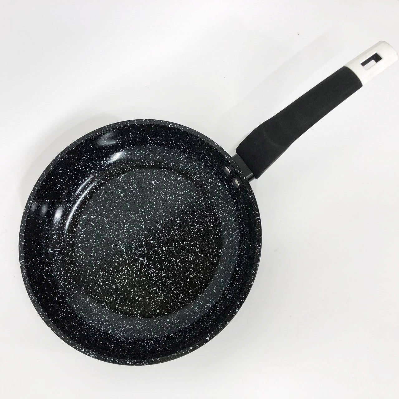 Сковорода UNIQUE UN-5135 24 см. Устойчивая к царапинам и сколам сковорода, с антипригарным покрытием