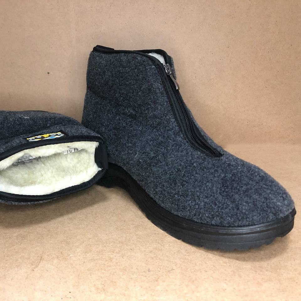 Черевики чоловічі на застібці 43 розмір, хутряні бурки, взуття робочі черевики. Колір: сірий