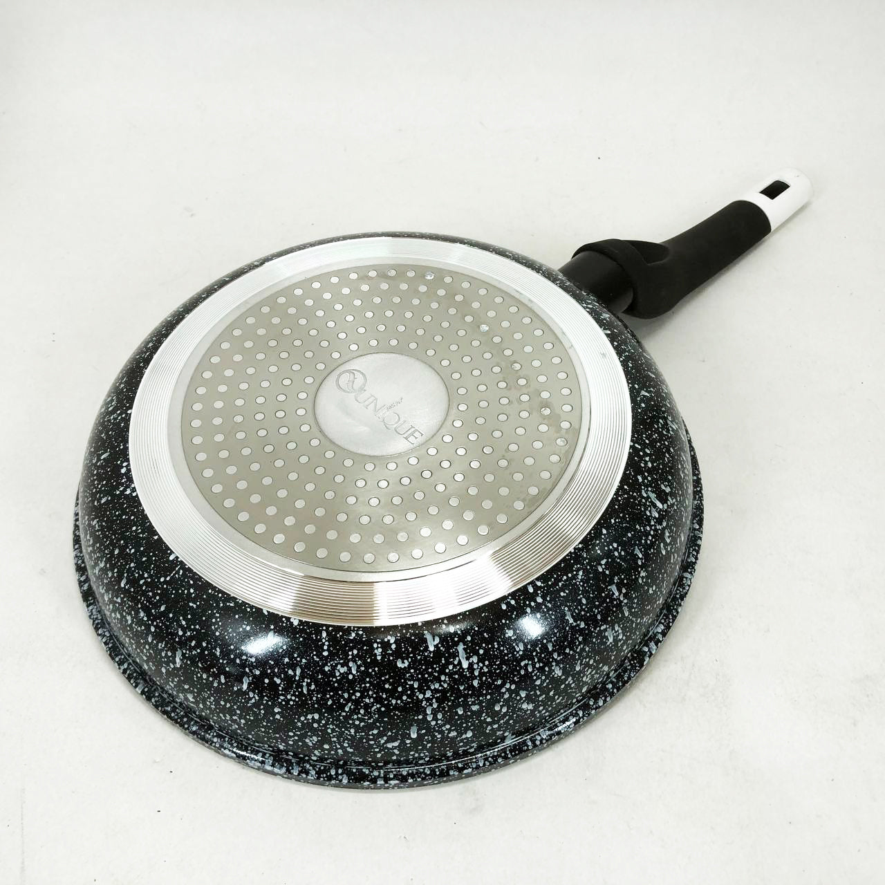 Сковорода UNIQUE UN-5104 24 см, без крышки, многослойным антипригарным гранитным покрытием