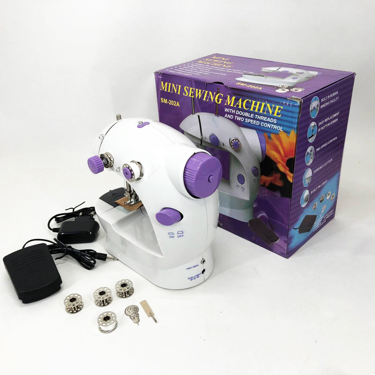 Мини швейная машинка FHSM 202 4 в 1 с педалью и подсветкой + адаптер 220V, Швейная машина для детей