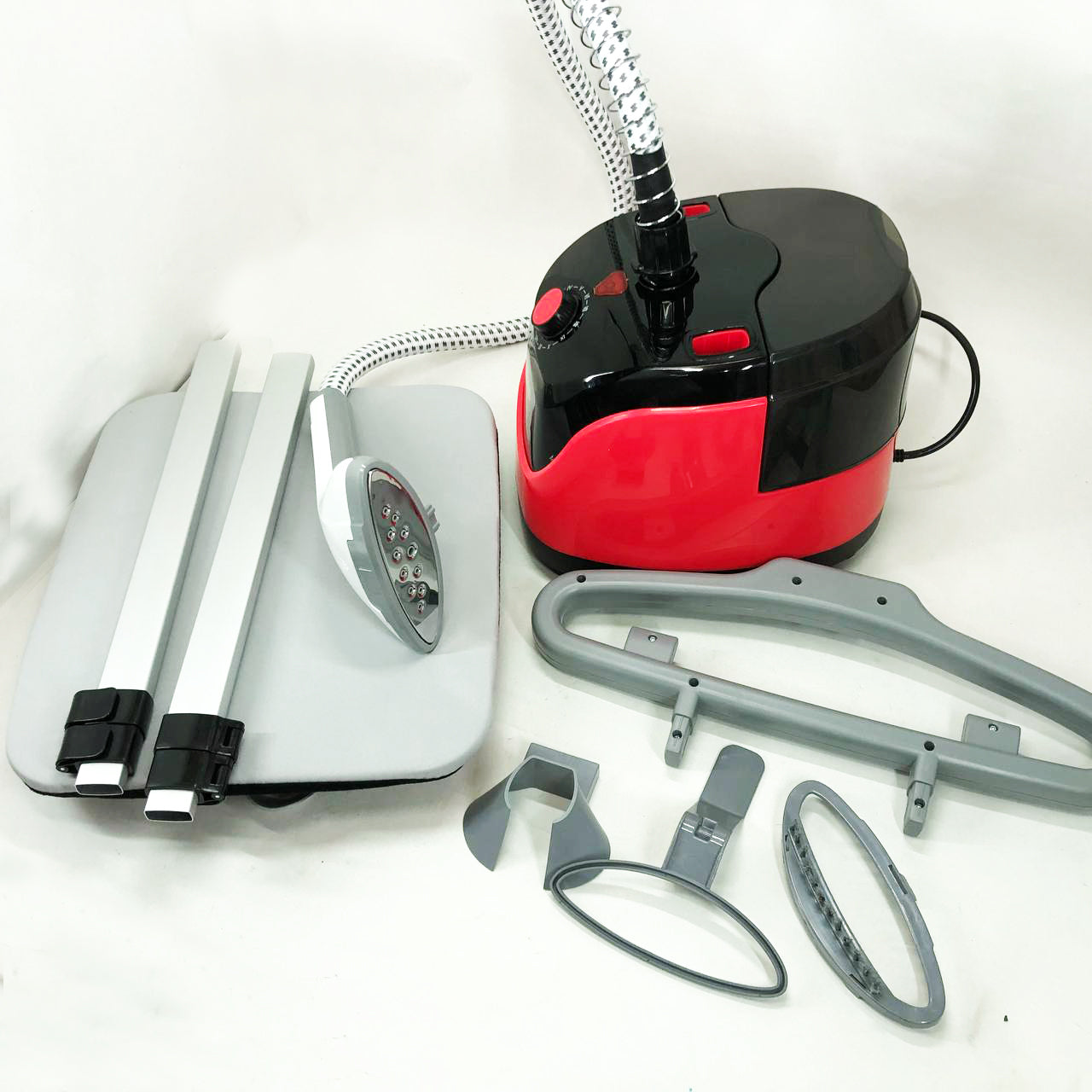 Отпариватель вертикальный для одежды со стойкой RAF R.3038 1800 W. Цвет: красный