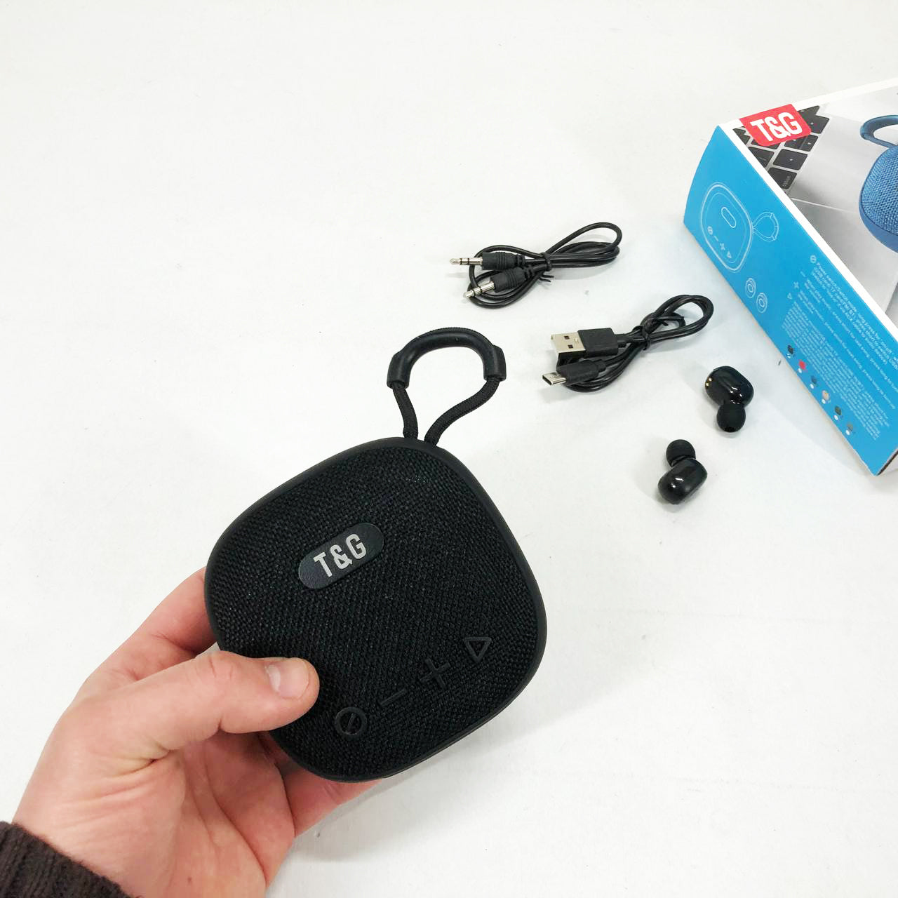 Колонка-Bluetooth с наушниками TG813. Цвет: черный