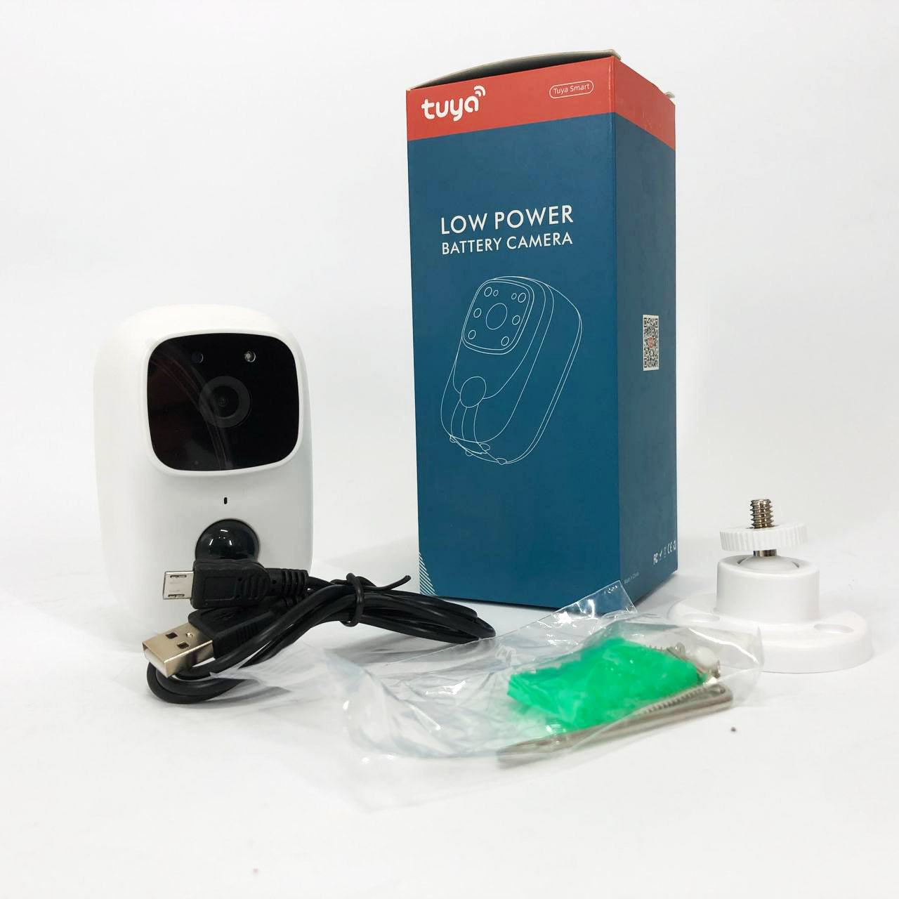 Камера видеонаблюдения Smart wifi приложение Tuya работает от 2x18650