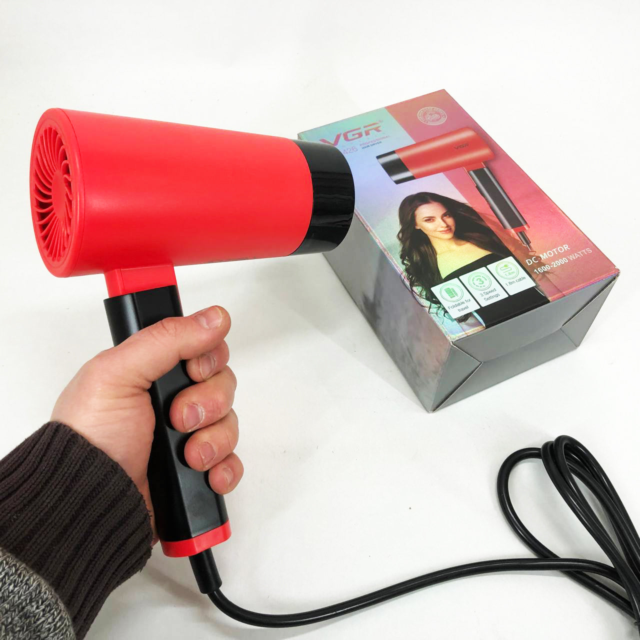 Фен со складной ручкой для волос VGR V-426 2000Вт, Стильный фен для укладки волос. Цвет: красный