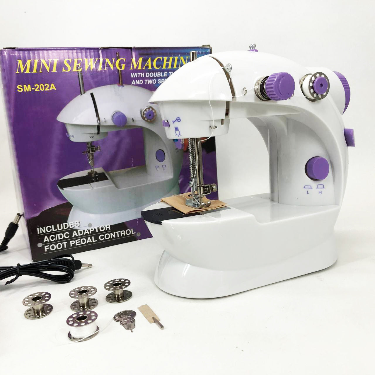 Мини швейная машинка FHSM 202 4 в 1 с педалью и подсветкой + адаптер 220V, Швейная машина для детей