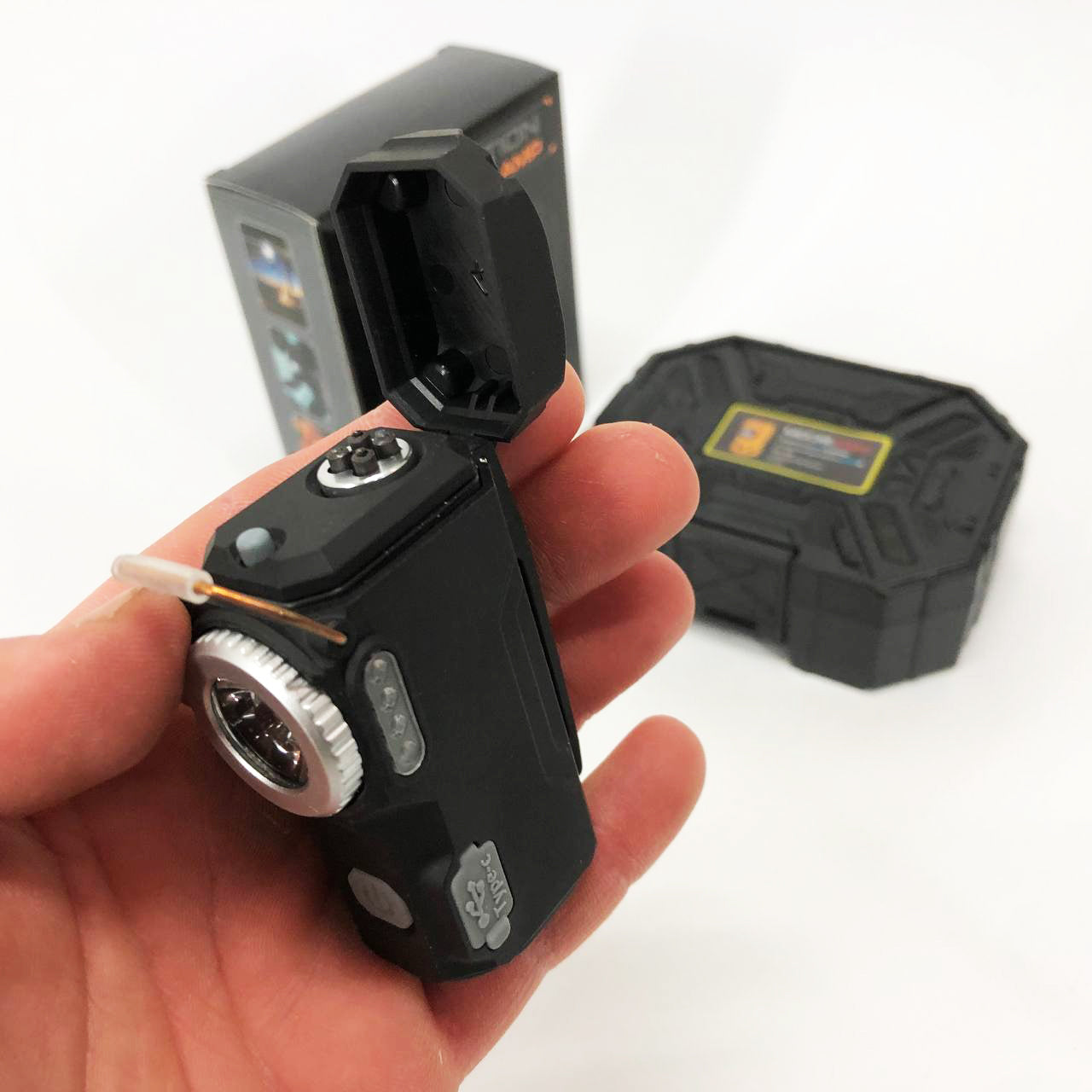 Багатофункціональний армійський ліхтар D50-SMD - індикація заряду, запальничка. Колір: чорний