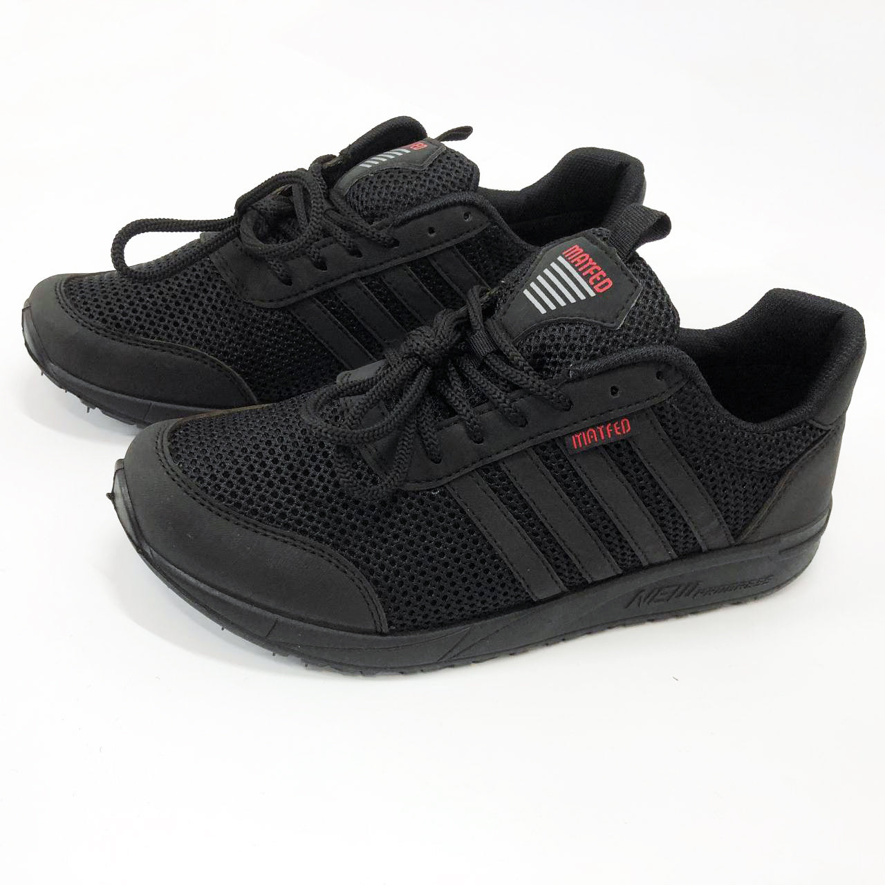 Кроссовки летние. Размер 41. Цвет: черный