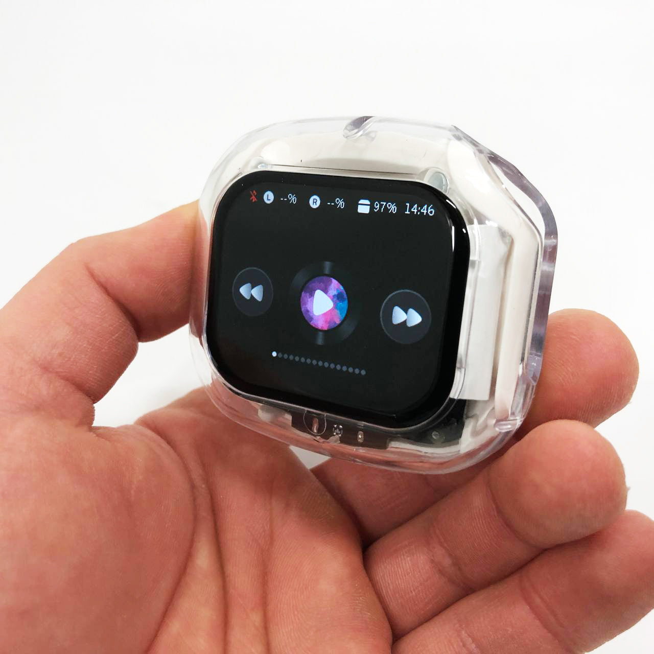 Беспроводные вакуумные наушники TWS с LED дисплеем, влагозащита IPx4 Bluetooth 5.4 с кейсом. Цвет: белый