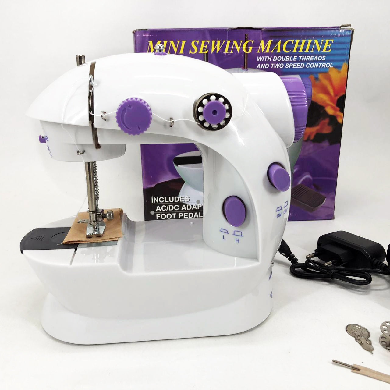 Мини швейная машинка FHSM 202 4 в 1 с педалью и подсветкой + адаптер 220V, Швейная машина для детей
