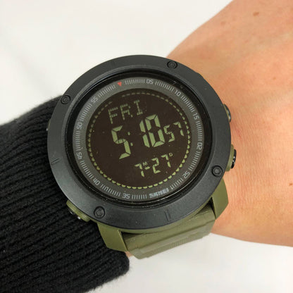 Часы наручные мужские SKMEI 2095AG, часы тактические противоударные, армейские часы. Цвет: зеленый