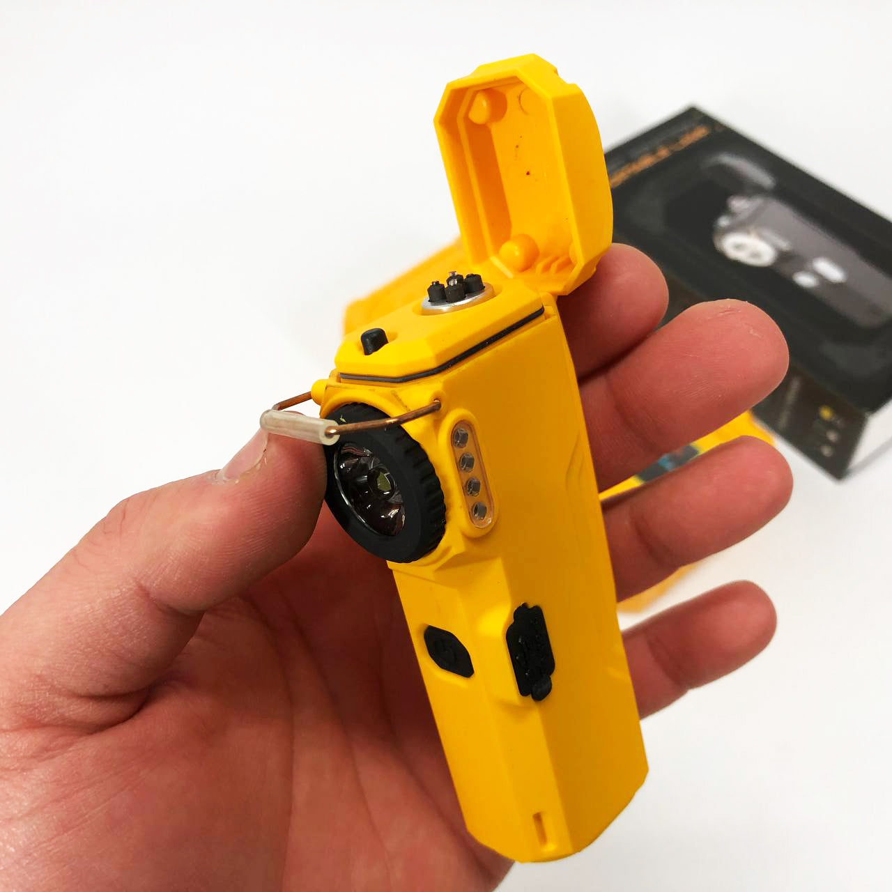 Фонарик-зажигалка армейская MULTIFUNCTIONAL D51-COB электроимпульсная аккумуляторная. Цвет: желтый