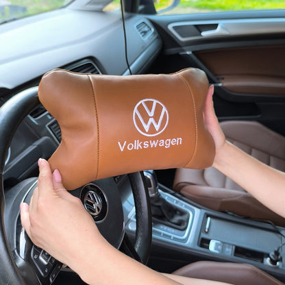 Набор подушек 2шт для автомобиля Volkswagen из натуральной коричневой кожи. Подушки на подголовник