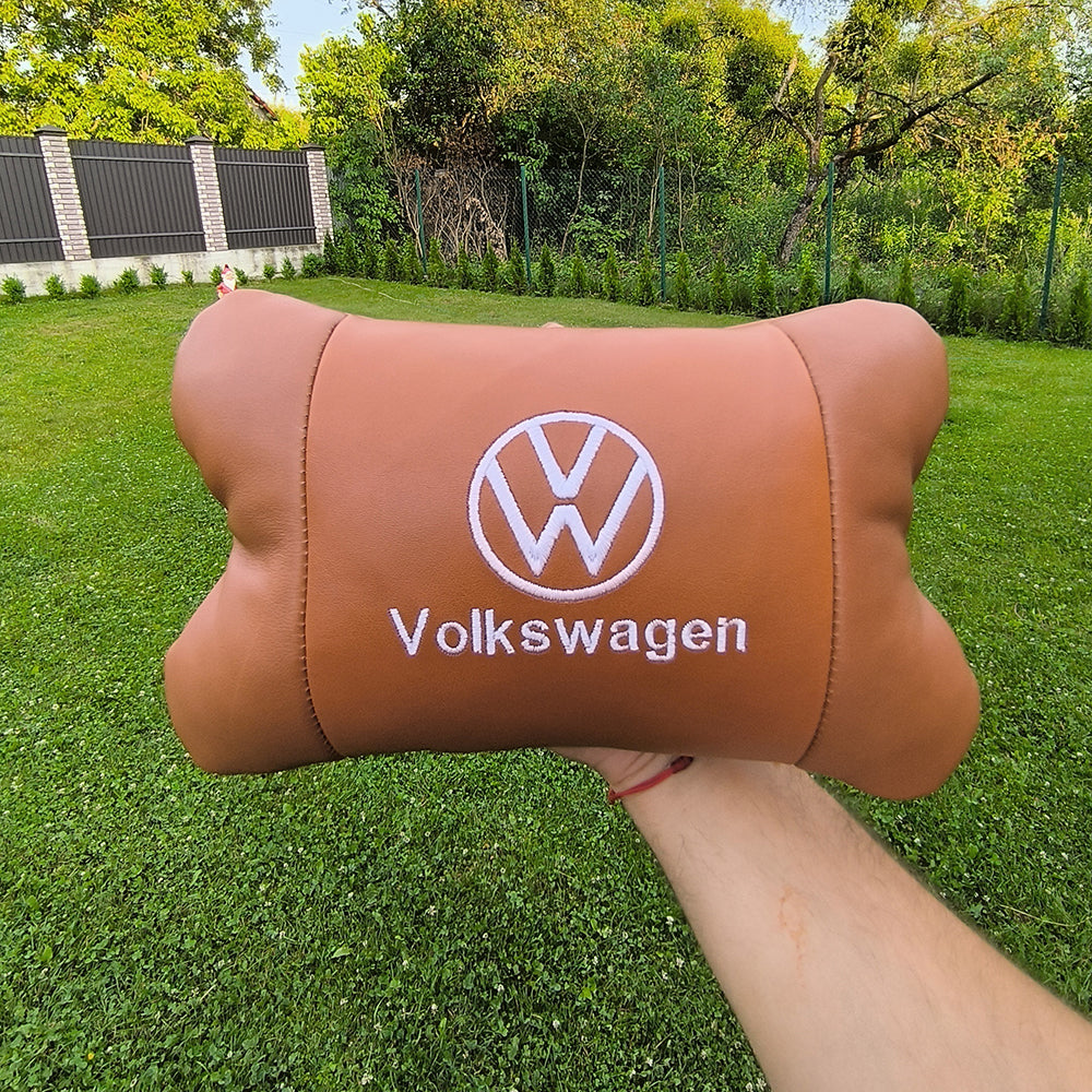 Набор подушек 2шт для автомобиля Volkswagen из натуральной коричневой кожи. Подушки на подголовник