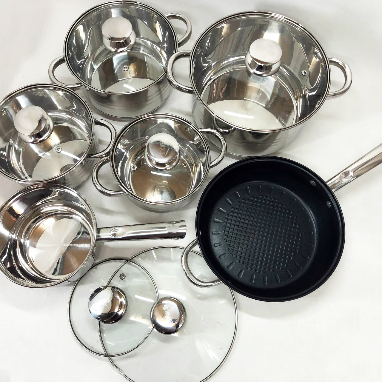 Набор посуды UNIQUE UN-5037 12 предметов (16; 16; 18; 20; 24; сковорода 24 см)