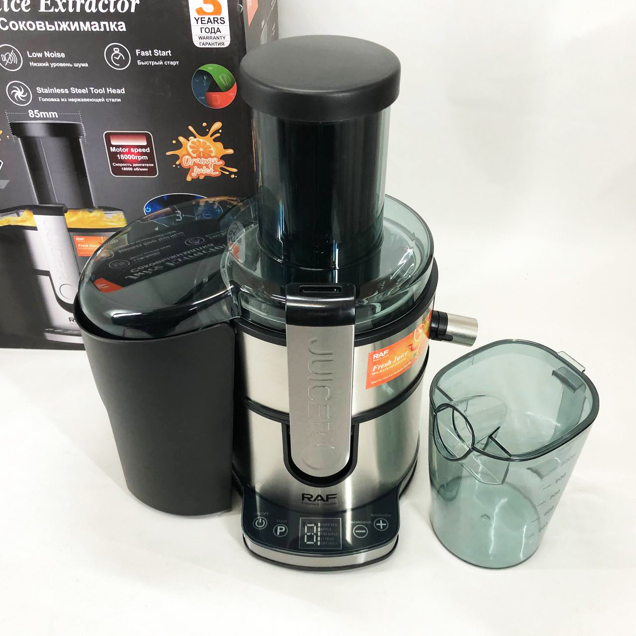 Электрическая соковыжималка RAF R.2700 для цитрусовых, фруктов и овощей с емкостью для сока 1.1 л 800 Вт
