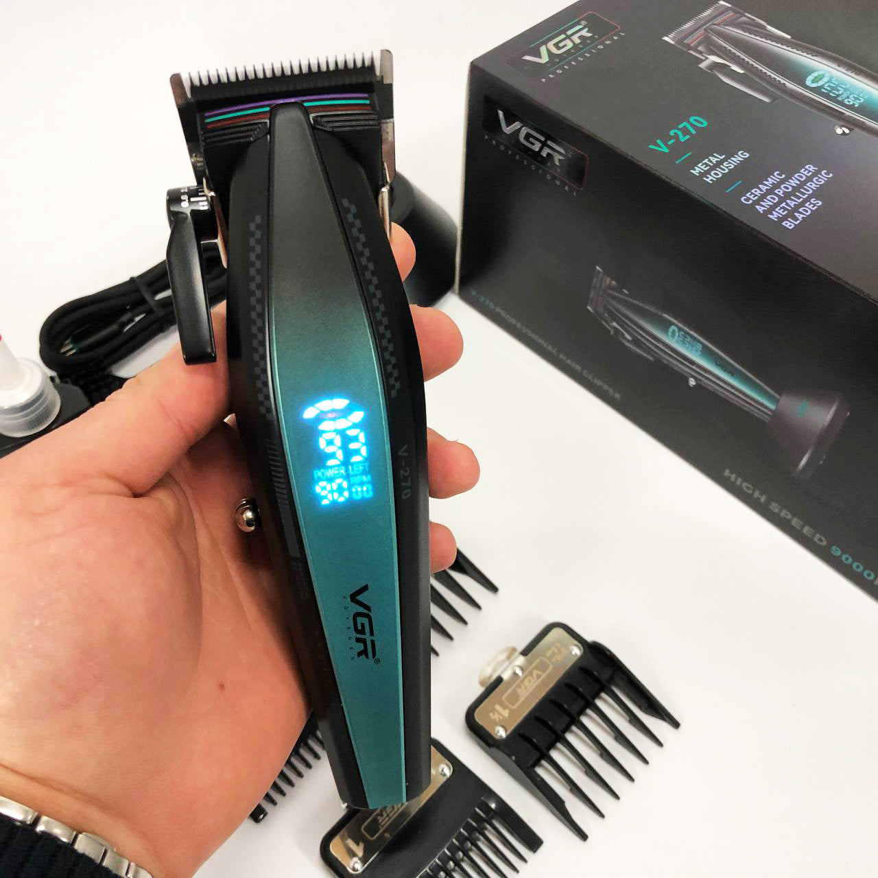 Аккумуляторная машинка для стрижки VGR V-270