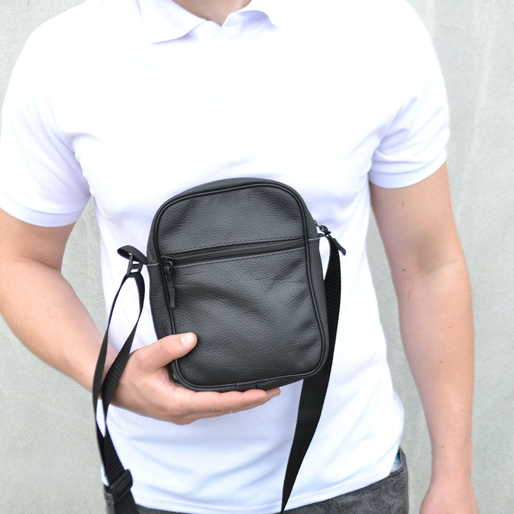 Набор 2 В 1! Сумка + Фонарь! Качественная мужская сумка из натуральной кожи + Тактический фонарь POLICE BL-X71-P50