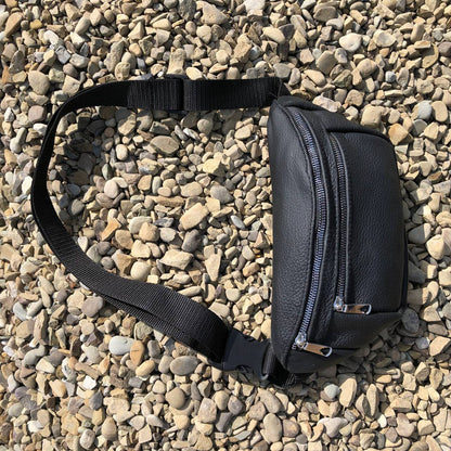 Бананка из натуральной кожи, сумка мужская-женская барсетка черная c серебряным замком