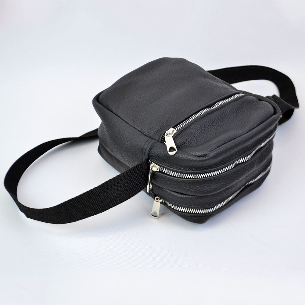 Качественная мужская сумка - мессенджер из натуральной кожи на 4 кармана с серебряной молнией