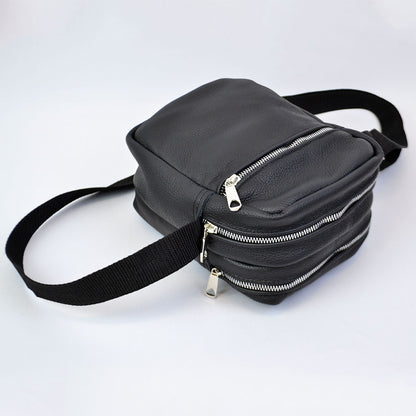 Качественная мужская сумка - мессенджер из натуральной кожи на 4 кармана с серебряной молнией