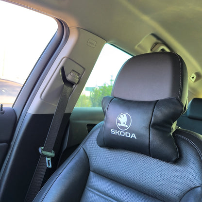 Автомобильные подушки 2 шт на подголовник Skoda / Вред, из натуральной кожи, стильный аксессуар для вашего авто