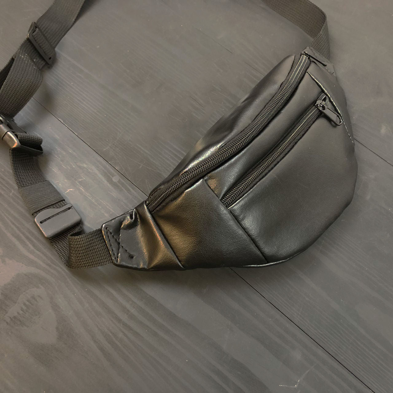 Сумка на пояс. Сумка через плечо. бананка мужская/женская. Цвет: черный