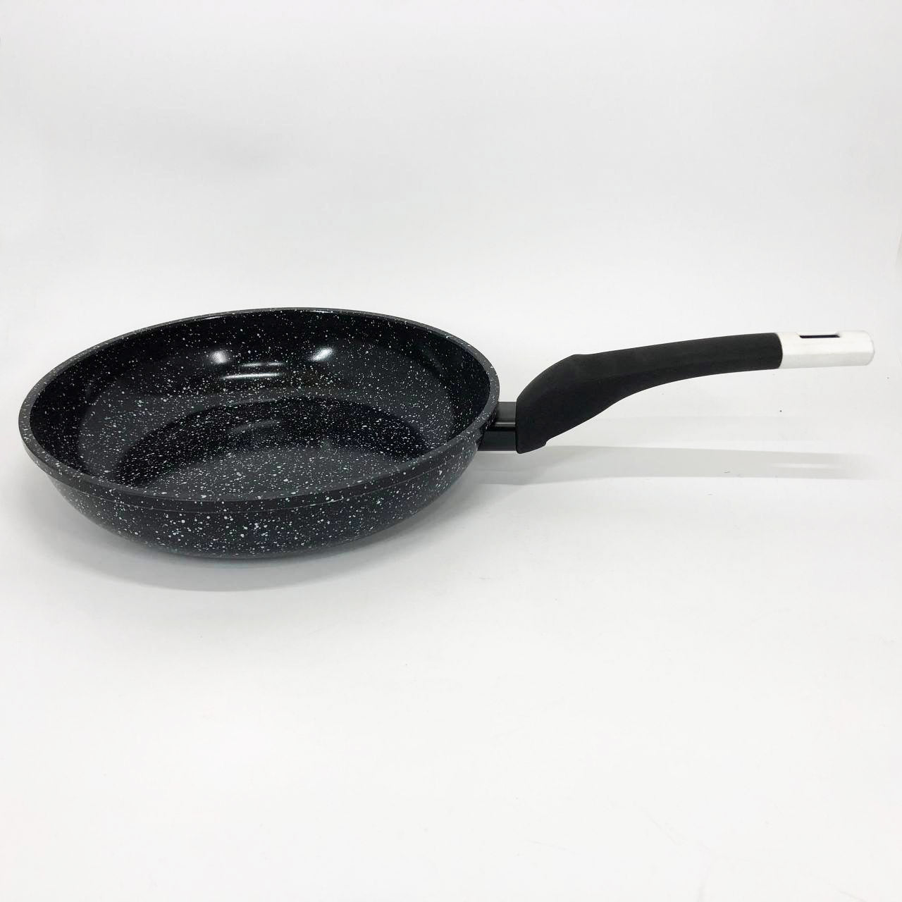 Сковорода UNIQUE UN-5135 24 см. Устойчивая к царапинам и сколам сковорода, с антипригарным покрытием