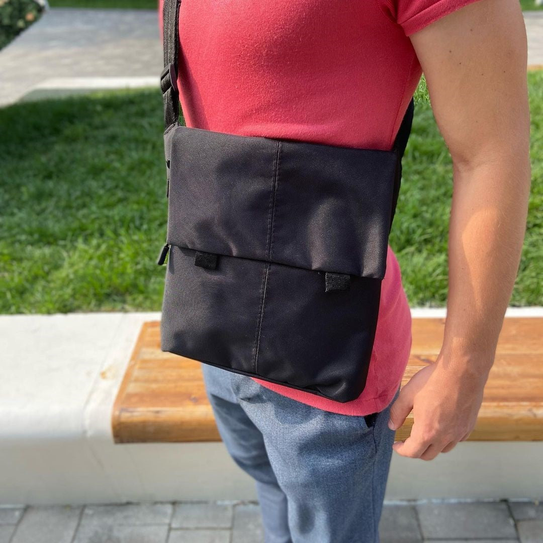 Набор: Сумка с кобурой + фонарь тактический POLICE BL-X71-P50